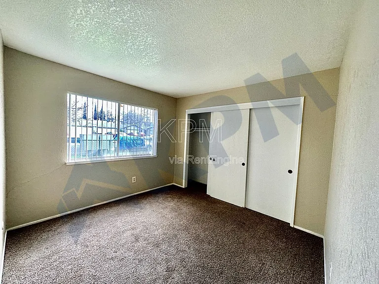 7203 Kelley Dr — Photo 17