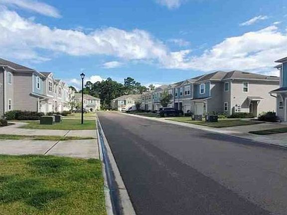 Exterior Neighborhood (street photo)