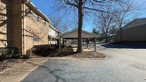 2213 Emery Lane — Photo 2