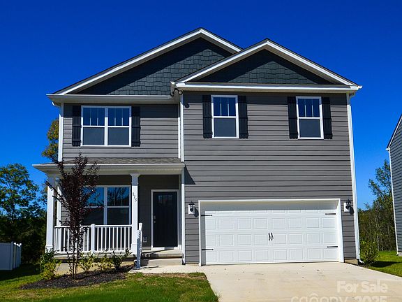 3rd image of 815 Adelston Ln