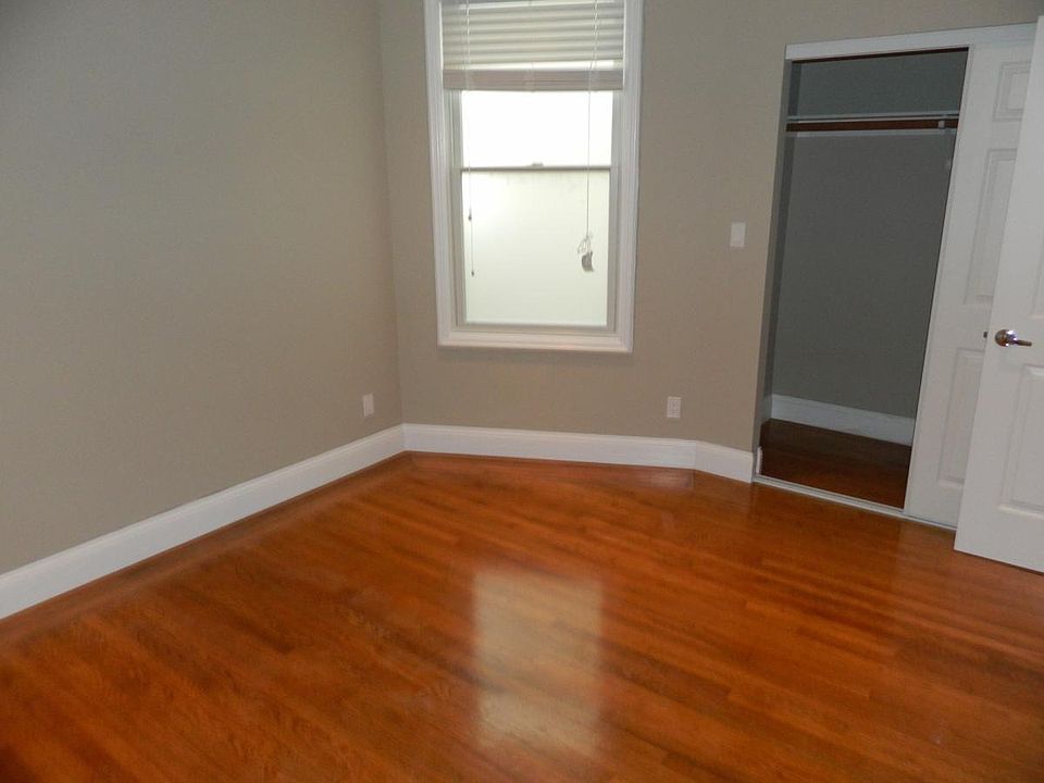 MID BEDROOM