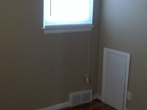 4th image of 8011 Evergreen Ave