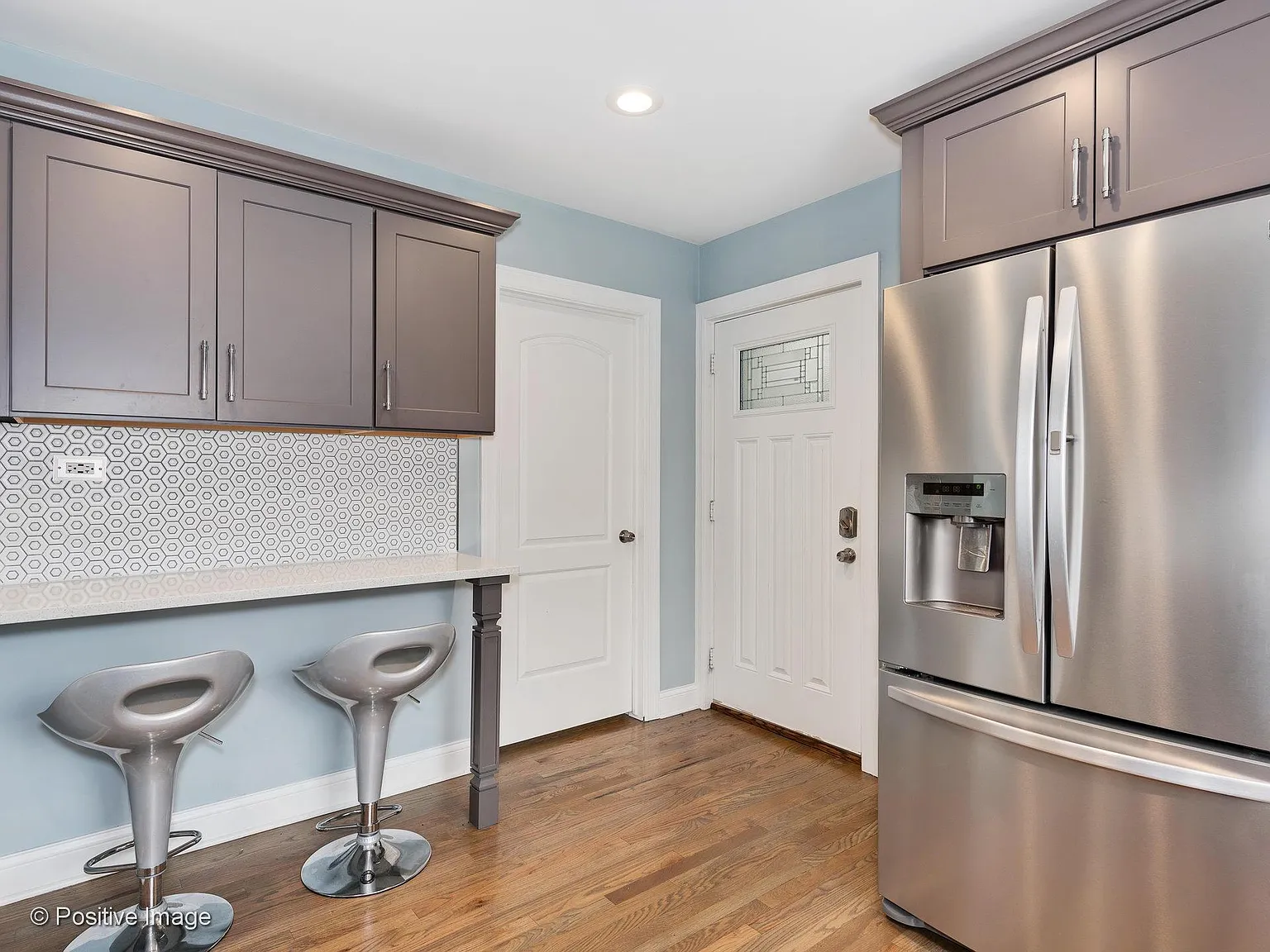 440 N Brainard Ave — Photo 4