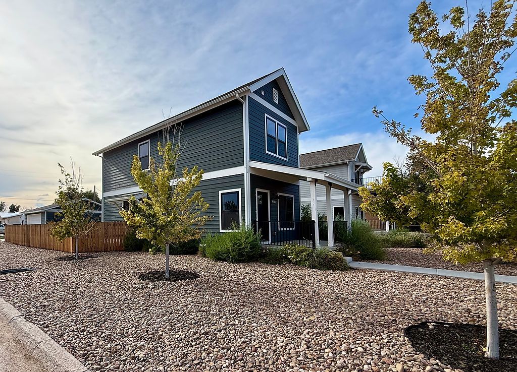 400 Main St - Property Image