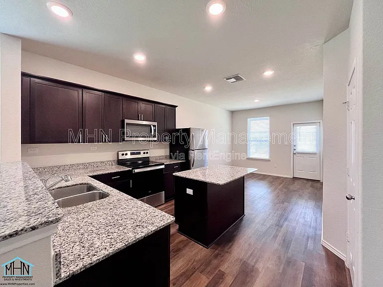 4105 Paddock Trl — Photo 9