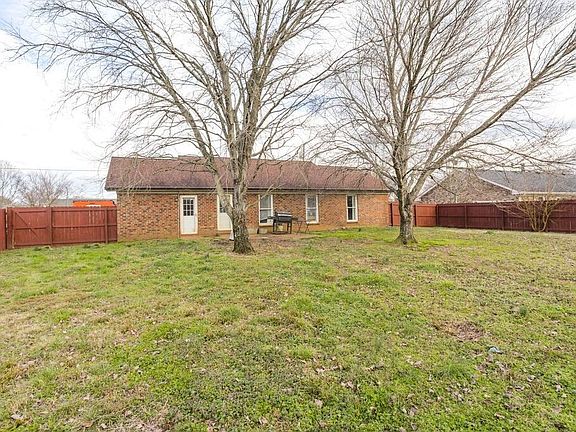 3rd image of 125 Bordeaux Ct