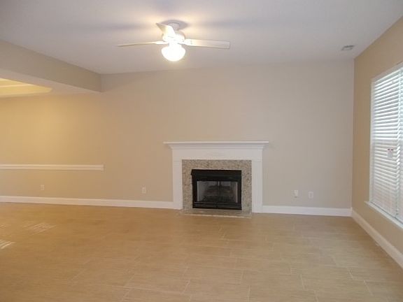 4th image of 218 Misty Arbor Ln