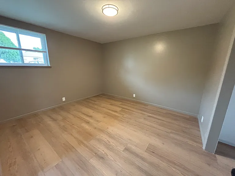 907 E 12th Ave #214 — Photo 4
