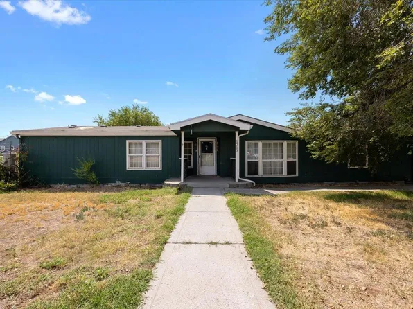 1215 W Ridgeway Ave, Hermiston, OR 97838