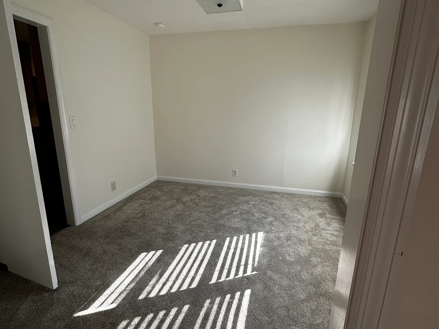 3 bed, 1090 sqft, $1,800 — Photo 4