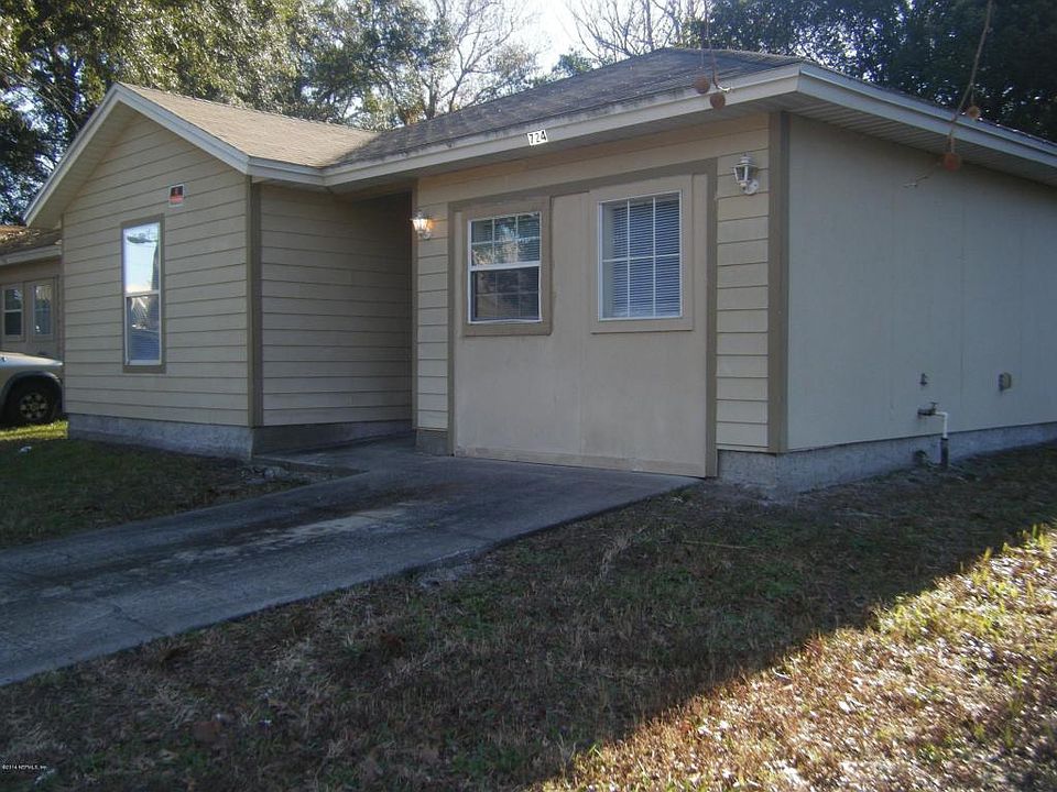 1st image of 724 Ashford St