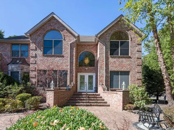 7 Abbey Rd, Jackson, NJ 08527