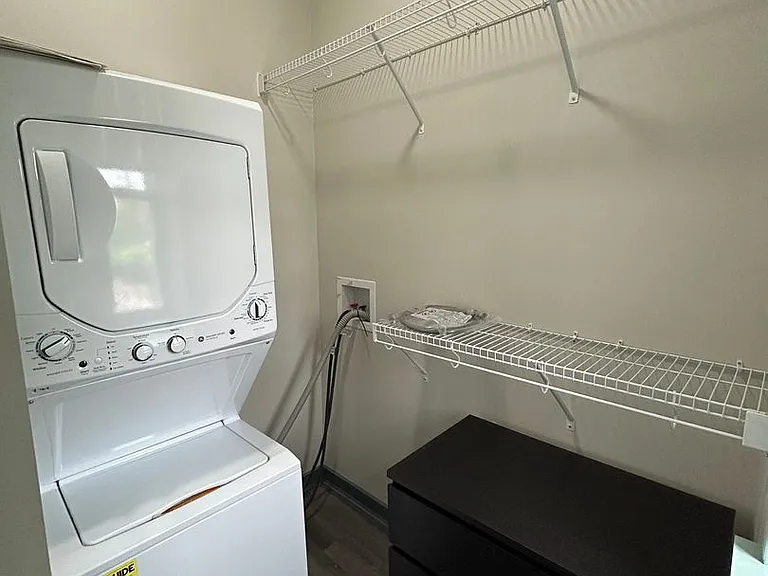 36 E Utica St — Photo 7