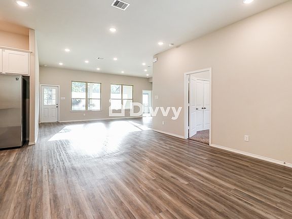 5th image of 16746 Gleneagle Dr N