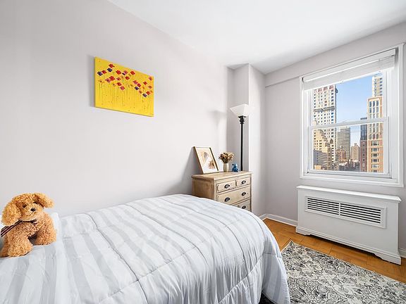 4th image of 200 E 84th St APT 14F