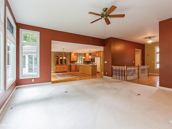 4th image of 6299 Lakewood Pointe Dr
