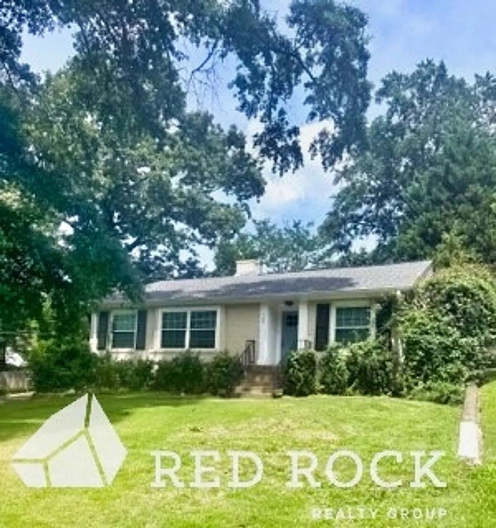 3BR / 1.5 Bath Home in Crestwood North - Birmingham, AL — Photo 1