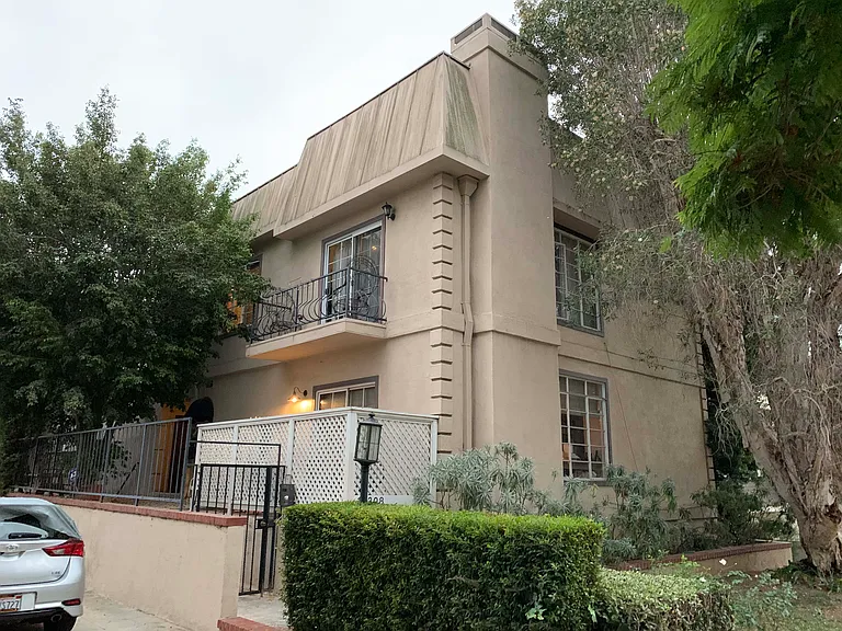 10308 Almayo Ave #5 — Photo 1
