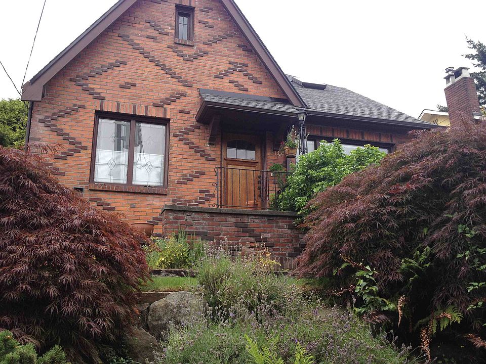 2nd image of 5733 27th Ave NE