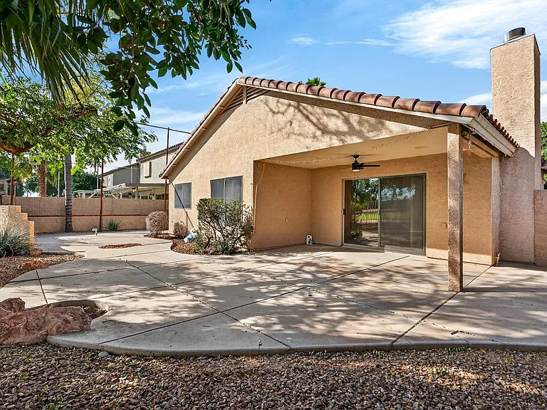 1365 E Betsy Ln — Photo 9