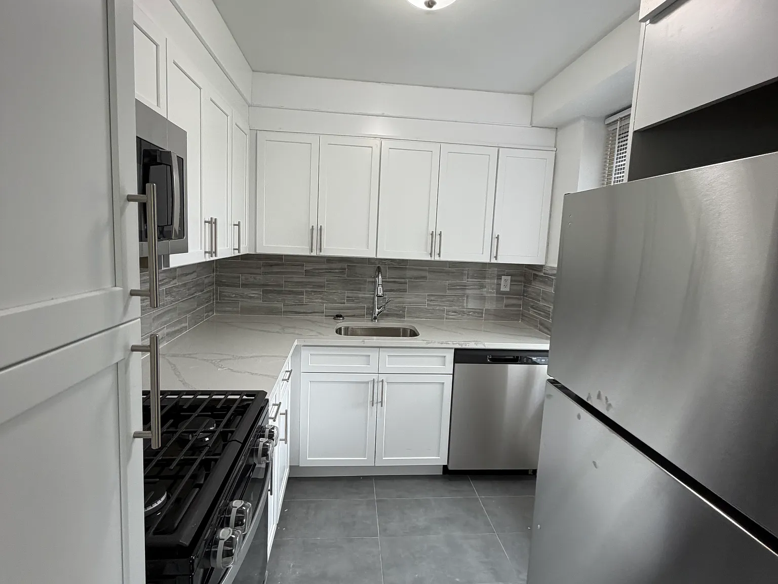 188th St, Fresh Meadows — Photo 2