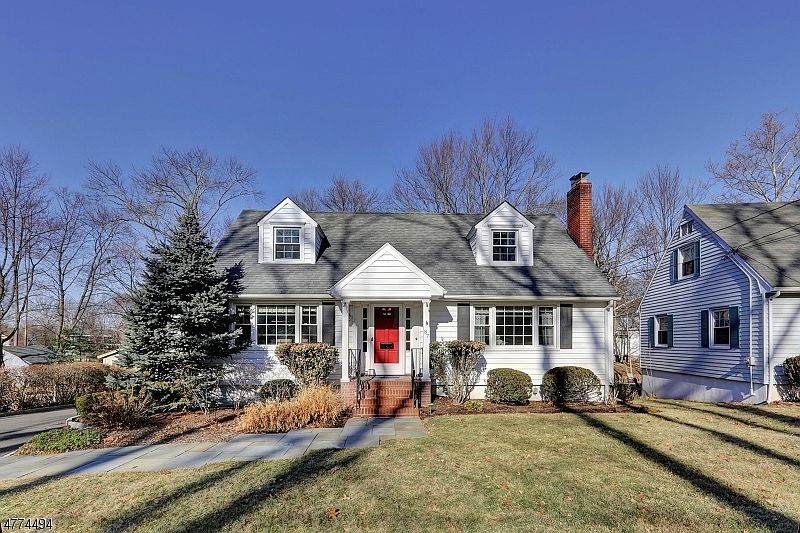 1st image of 87 Forest Ave
