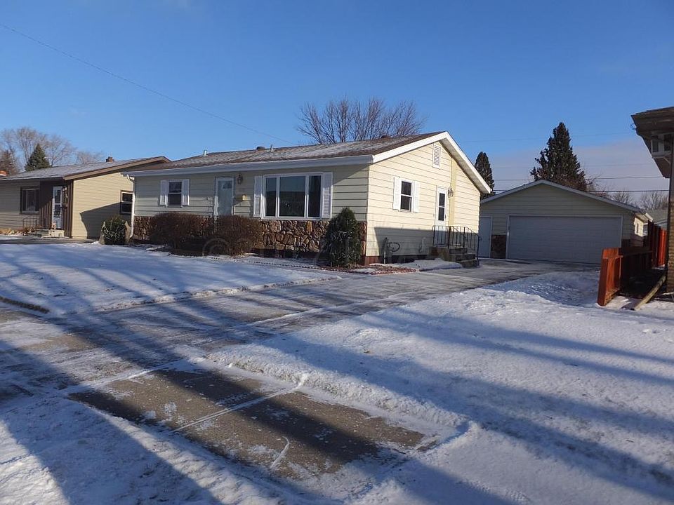 1st image of 1022 15th St N