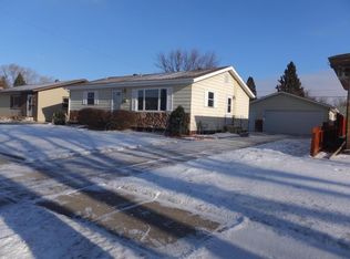 1022 15th St N, Moorhead, MN 56560