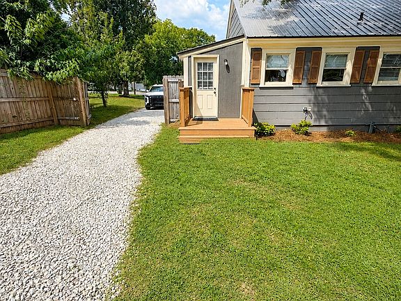 5th image of 6148 Wheat St NE