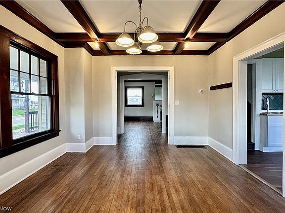4th image of 1225 Woodland Ave NW
