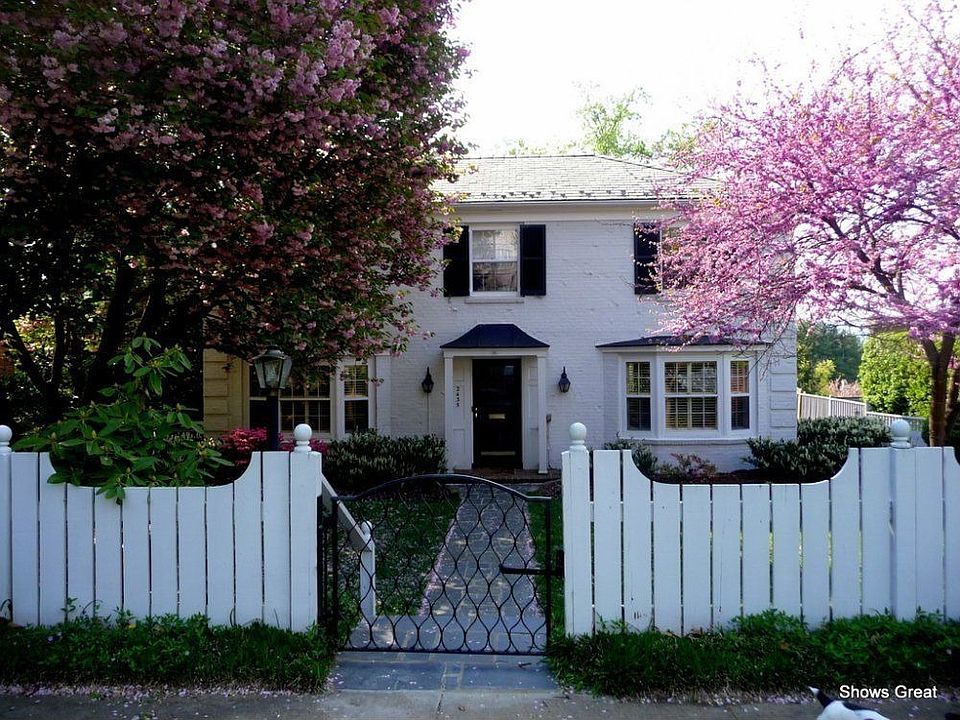 For Sale: 2435 Cornwallis Avenue, Roanoke, VA 24014