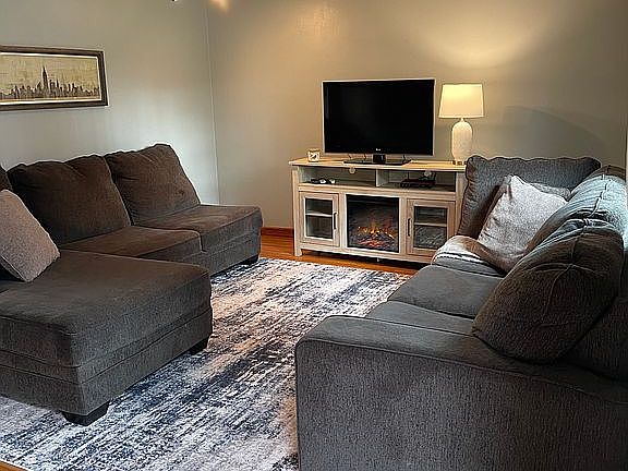 2nd image of 227 Park Forest Dr