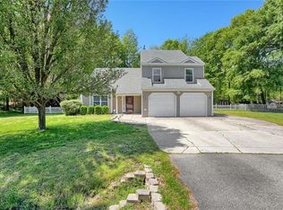 307 Meadowlake Rd, Yorktown, VA 23693