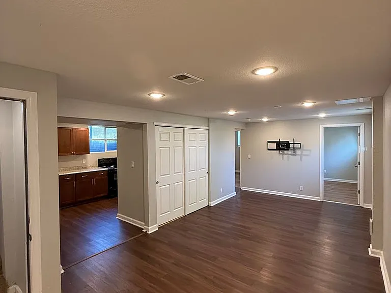 4140 W Ellsworth Ave — Photo 4
