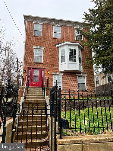 5115 Bass Pl SE Photo 1