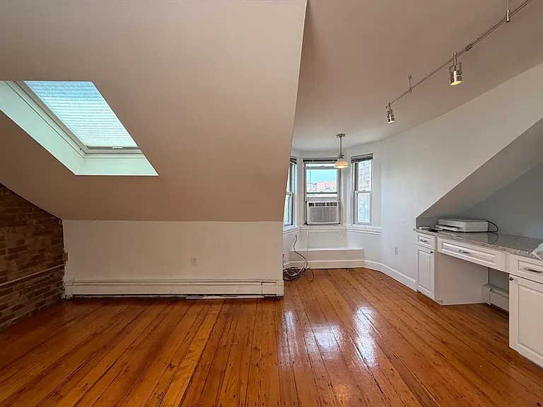 88 W Springfield St #4 — Photo 7