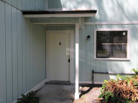 2nd image of 748 Plainfield Ave