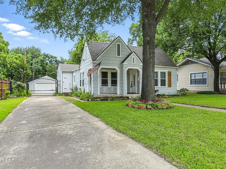 2516 Primrose Ave — Photo 2
