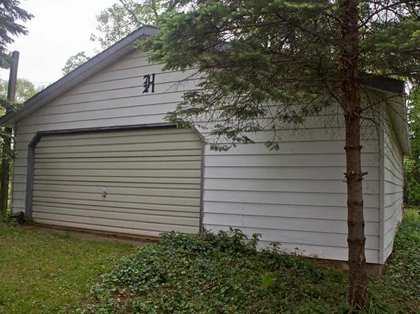 31194 County Line Rd, Dowagiac, MI 49047