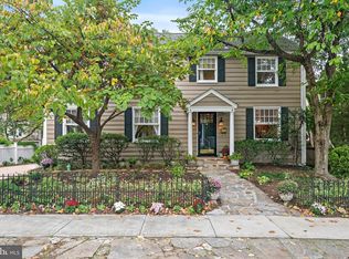 2 Murray Ave, Annapolis, MD 21401