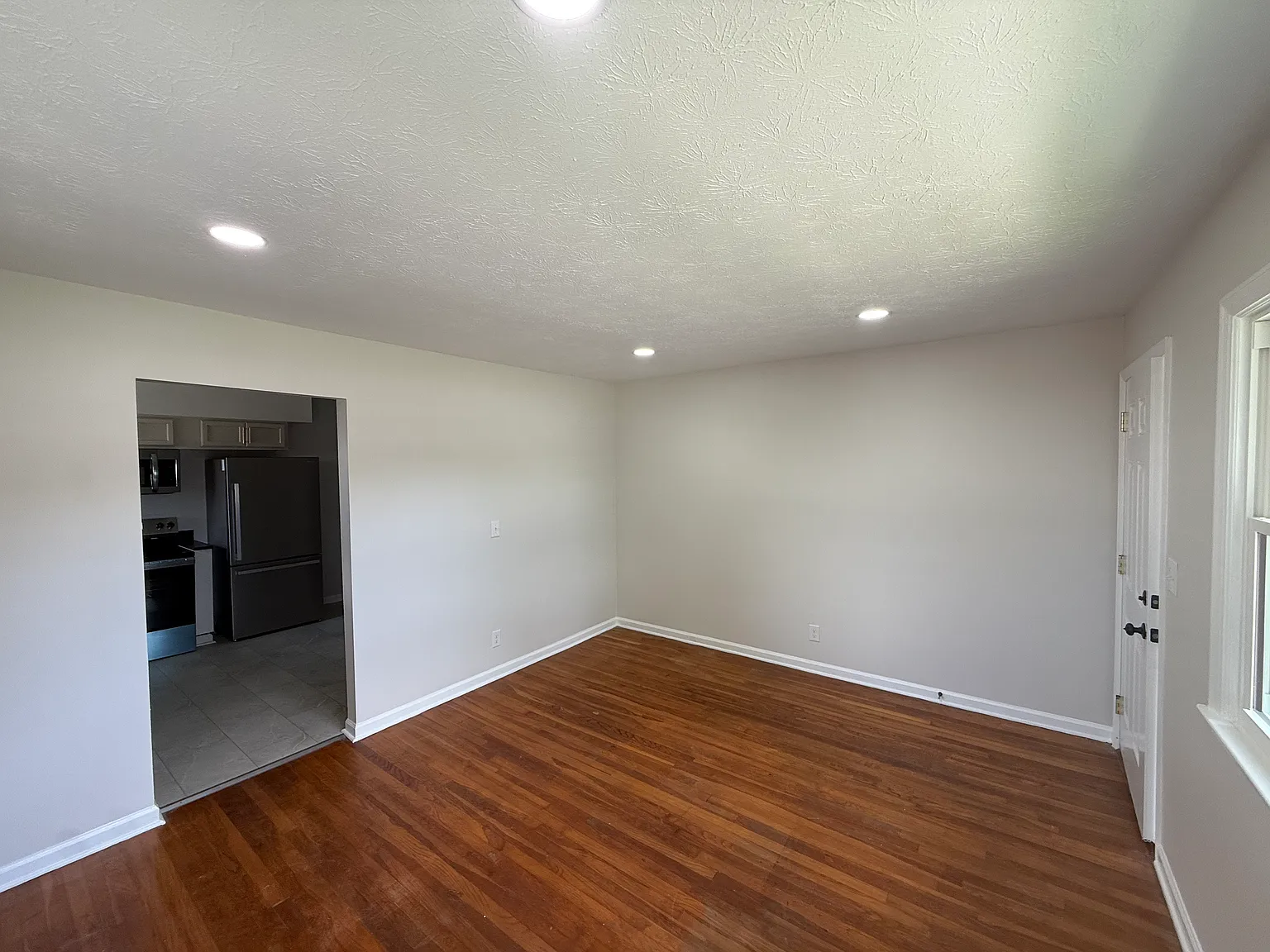 2 bed, 775 sqft, $1,345 — Photo 2