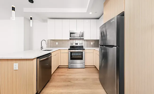 Rented by REAL New York | media 24