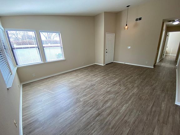 5th image of 911 Felicia Way
