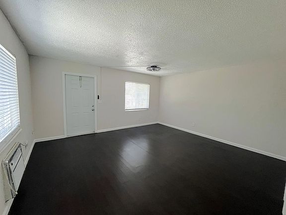 3rd image of 515 SE 20th Ave #5F