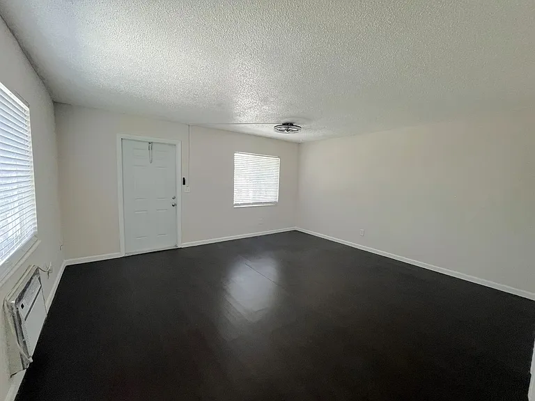 Villas of Boynton Beach — Photo 4