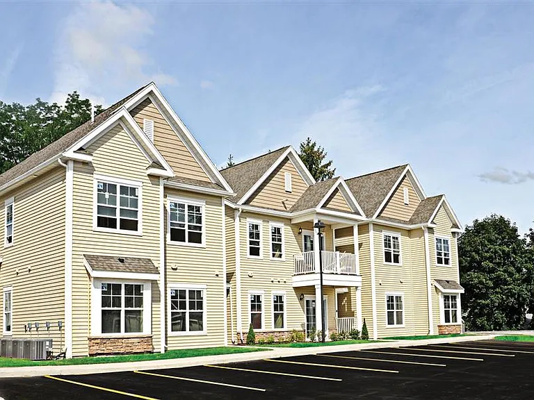 Canal Crossing Apartment Homes — Photo 14