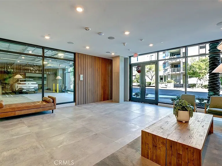 4407 Rivington — Photo 8