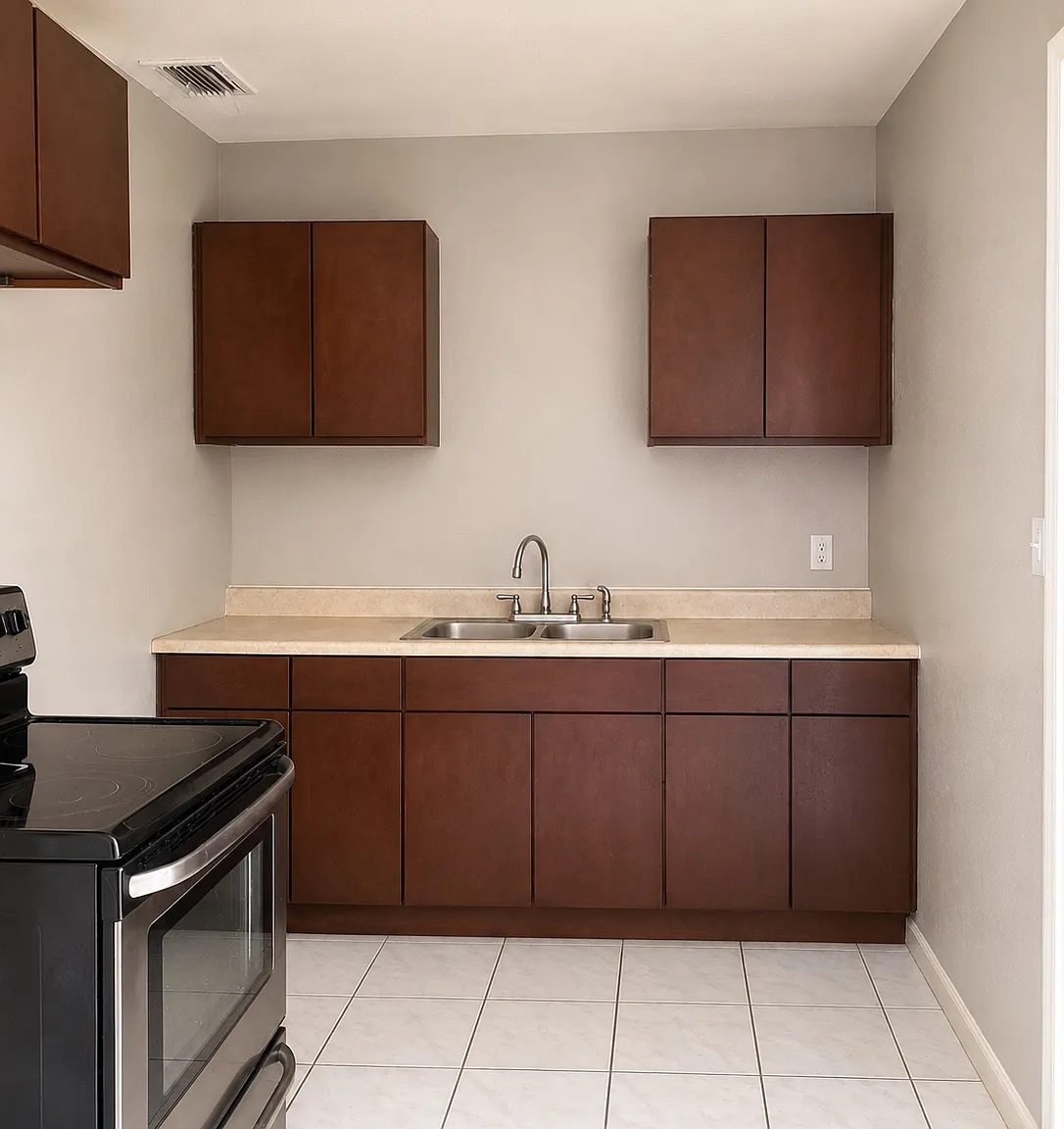 3 bed, 969 sqft, $2,100 — Photo 3