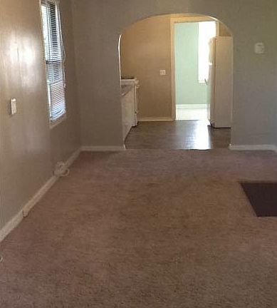 3rd image of 616 1/2 S Perdue Ave