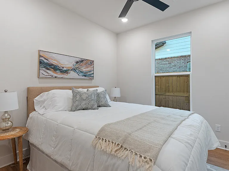 950 Moksha St — Photo 17